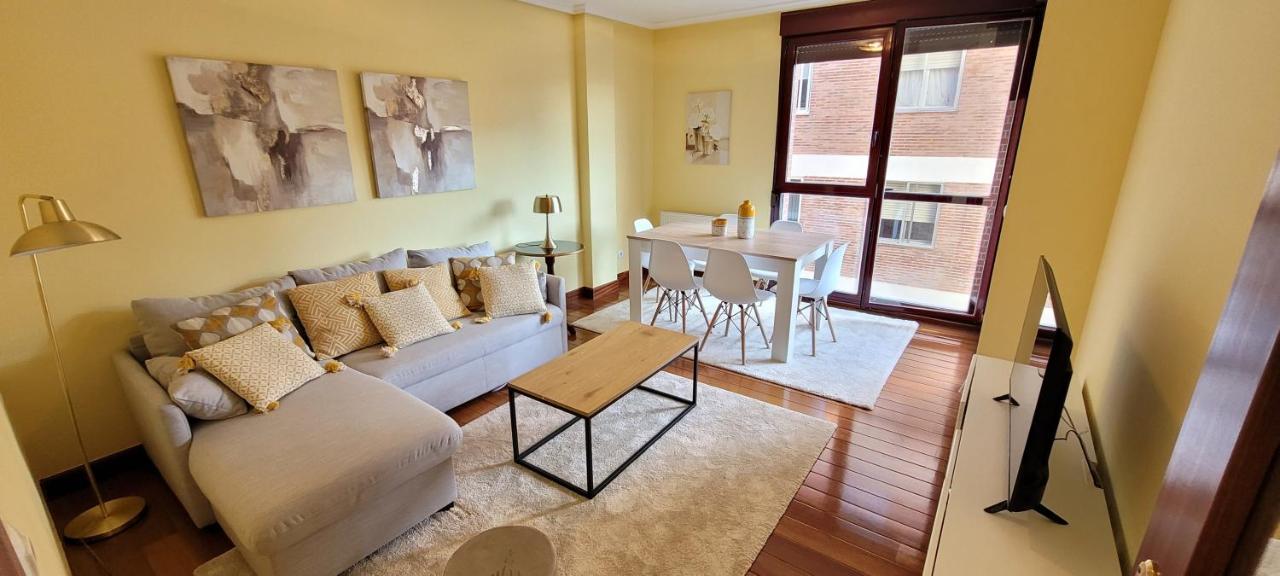 Cozy Yellow Home In גטסו מראה חיצוני תמונה
